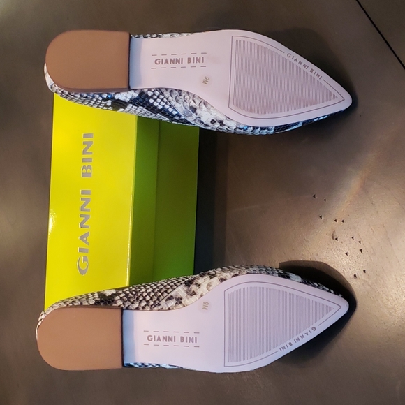 Gianni Bini Kerritaa off white multi snake flat - Picture 2 of 4